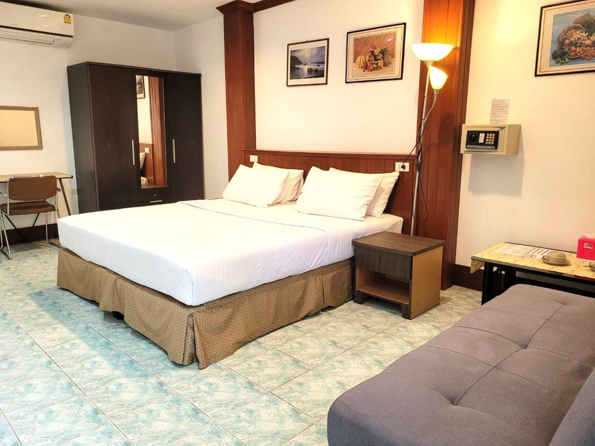 Rabbit Mansion Patong Hotel Ngoại thất bức ảnh