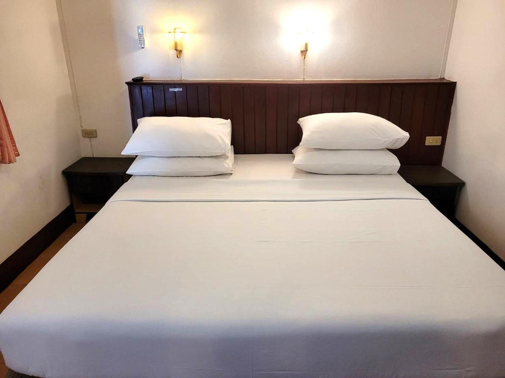 Rabbit Mansion Patong Hotel Ngoại thất bức ảnh