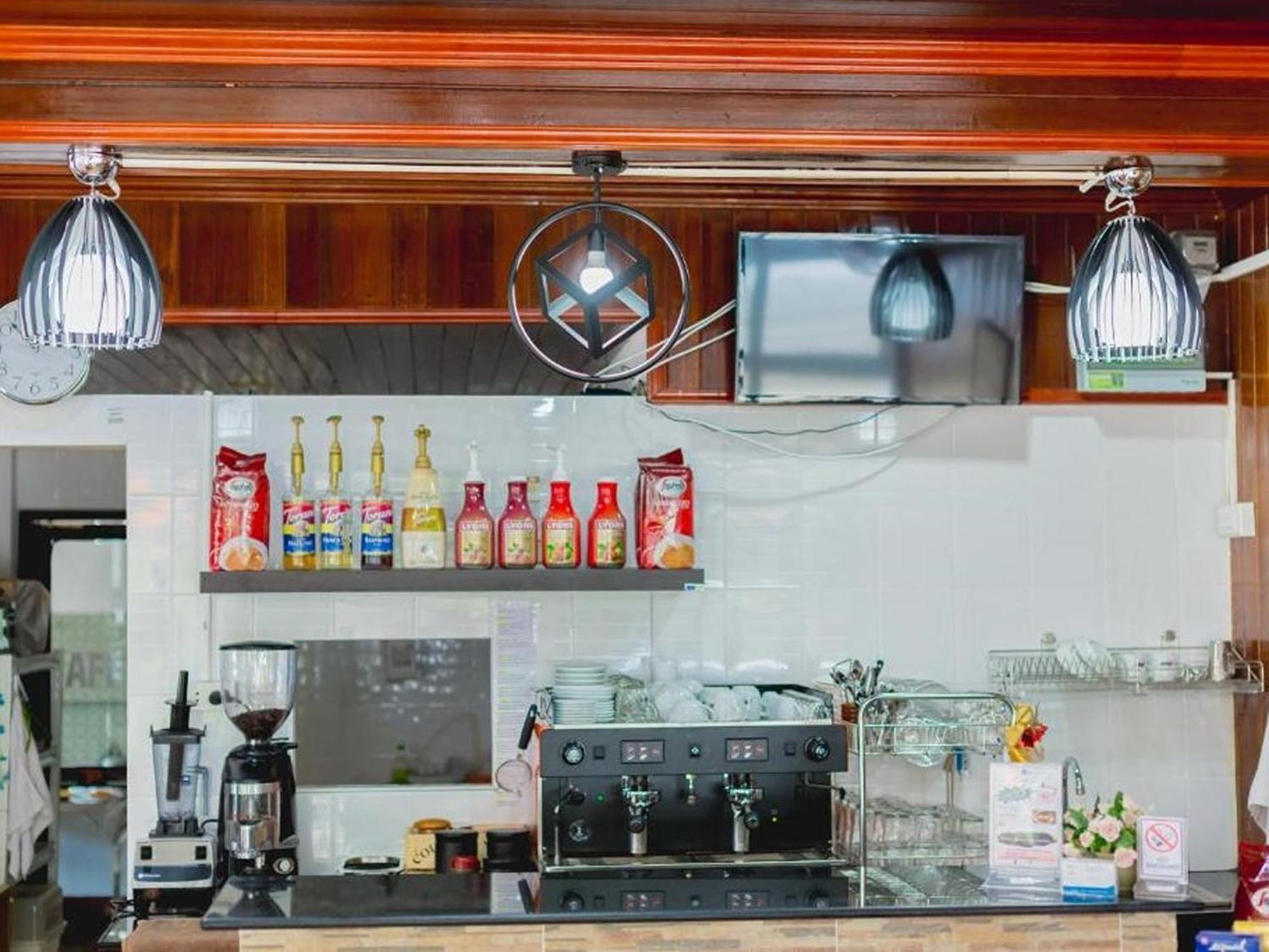 Rabbit Mansion Patong Hotel Ngoại thất bức ảnh