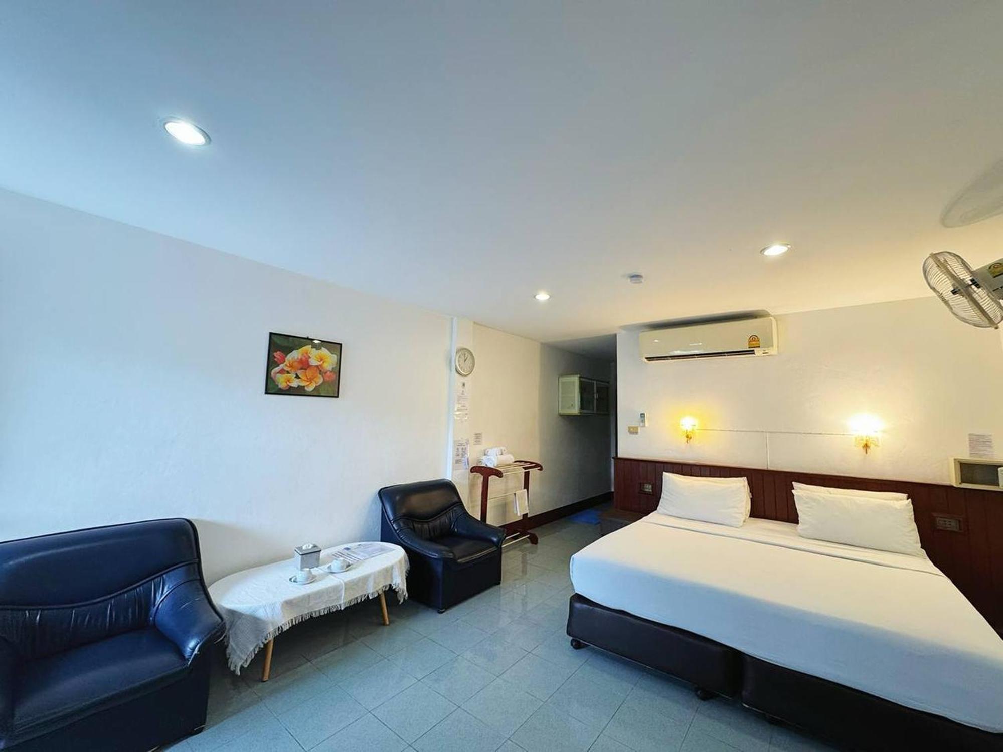Rabbit Mansion Patong Hotel Ngoại thất bức ảnh