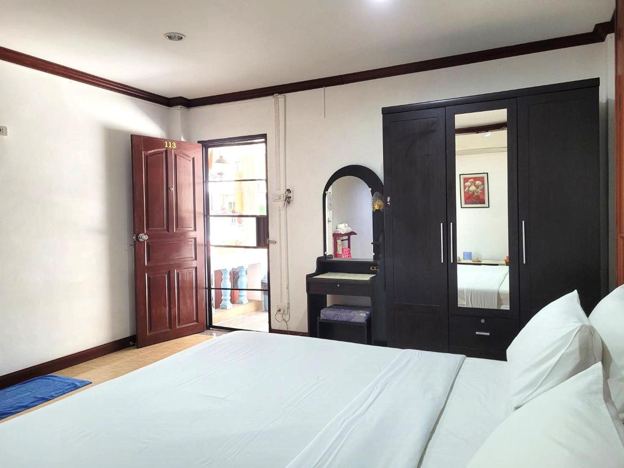 Rabbit Mansion Patong Hotel Ngoại thất bức ảnh